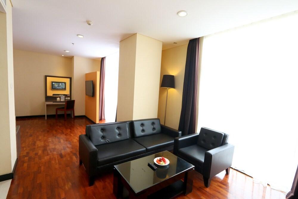 The 1O1 Malang Oj Otel Dış mekan fotoğraf